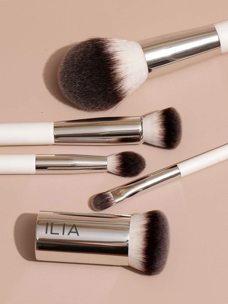 ILIA Shadow Brush - Flat Tapered Head with Vegan Bristles for Perfect Eyeshadow Application | Eco-Friendly Design
