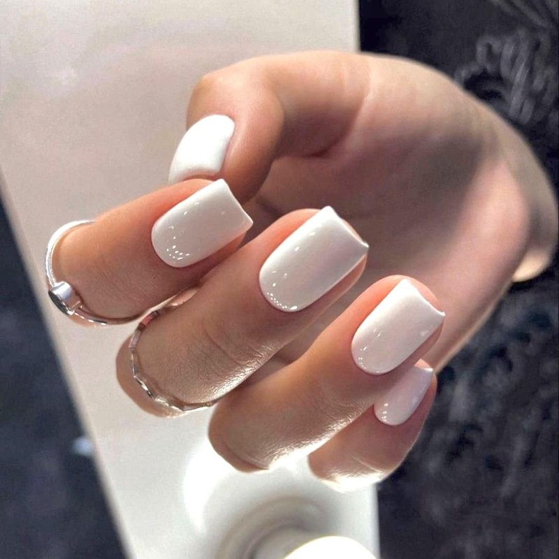 Modelones Pure White Press on Nails for Women, Summer Short Square Fake Nails, Reusable Nail Kit with Nail Glue Adhesive Tabs Mini Nail File, Nails Press Ons 32Pcs16 Sizes, Women Girl Gift