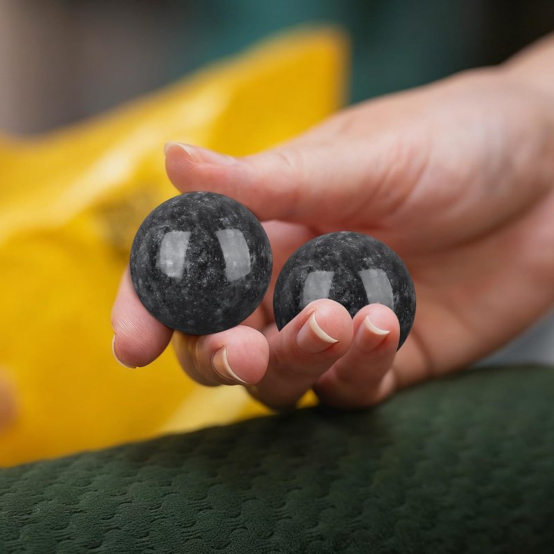 GLEAVI 4-Piece Baoding Balls for Hands, 1.38" Solid Stone Set 2 Black 2 Green, Quiet Unchime Design for Office Meditation and Finger Flexibility Workout Natural Marble