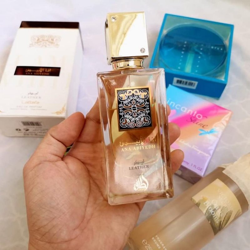 Lattafa Perfumes Ana Abiyedh Leather - EDP 60ML (2.0 OZ), Oriental with a Classic Combination of Oudh, Roses & Vanilla. (Ana Abiyedh Leather)