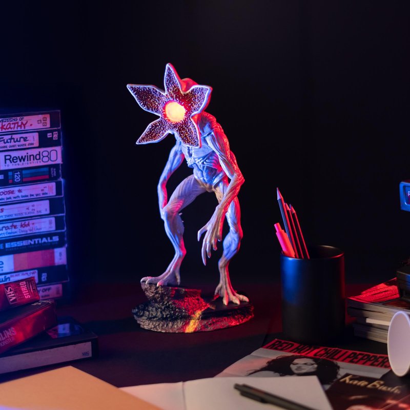 Grupo Erik Stranger Things Light Collector Edition - Stranger Things Merch - Stranger Things Room Decor - Official Netflix Merchandise - Demogorgon Figure - USB and Battery Powered