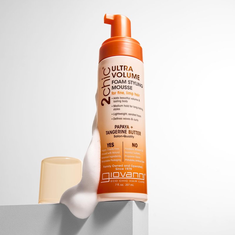 GIOVANNI 2Chic Ultra Volume Mousse for Fine & Thin Hair - Volumizing Hair Foam for Women & Men, Foaming Texture for Defining & Enhancing - Papaya & Tangerine, 7 fl oz (Pack of 1)