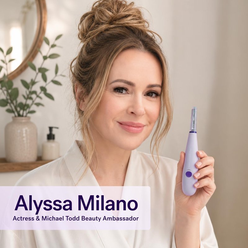 Michael Todd Beauty Sonicsmooth Pro+ Dermaplane Razor for Women Face + Eyebrow Trimmer Dermaplaning System w/LED Light Peach Fuzz Remover -16 Dermaplaning Blades & 2 Microsmooth Exfoliation Tips