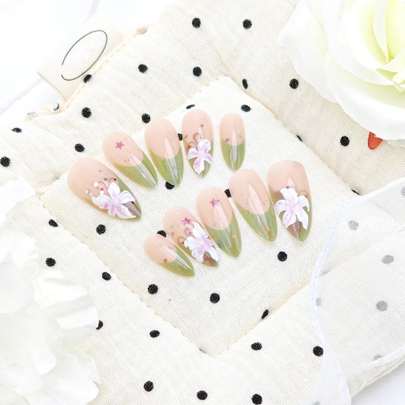 Skiennix 24Pcs Green French Tip Press-On Nails - Medium Almond Shape with Colorful Star & Lily Design