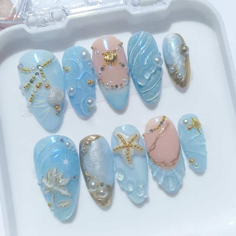 24Pcs Summer Beach Press on Nails Medium Almond Tropical Fake Nails 3D Seashell Starfish with Gems Rhinestones Designs Glitter Ocean Blue Full Cover Glue on Nails French Tip False Nails for Women