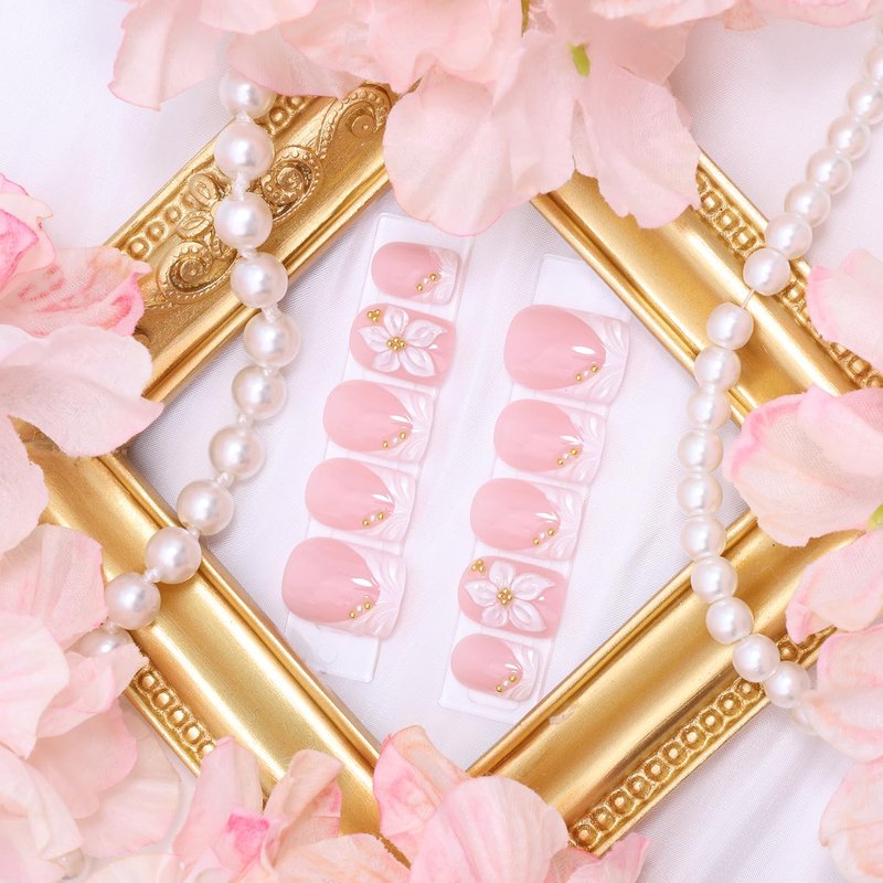 French Tip Press on Nails Short Square Fake Nails White Flower Full Cover Glue on Nails with 3D Rhinestones Designs Spring Summer Floral False Nails Nude Glossy Artificial Acrylic Nail for Women 24Pcs