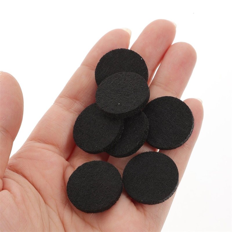 GLEAVI Aromatherapy Diffuser Refill Pads 100Pcs Cotton Essential Oil Diffuser Pads for Vent Clip Necklace Air Freshener Replacement 0.86X0.86X0.11In