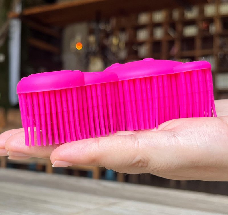 Premium Sensory Brush for Kids or Autism,Soft Silicone Body Scrubber,2 in 1 Sensory Room Occupational Therapy Sensory Brushes,Silicone Loofah,Pet Shower Brush Bath Brush Shampoo Brush(Bear-deep Pink)