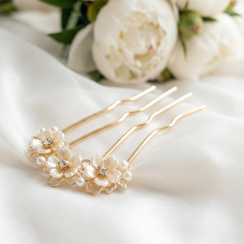 Hzopcw Pearl Flower Hair Pins with 4 Teeth, U-Shaped Bridal Flower Bun Maker Hair Pin Clips, Hairpin Floral Clips Accessories for Wedding Party Updo- White