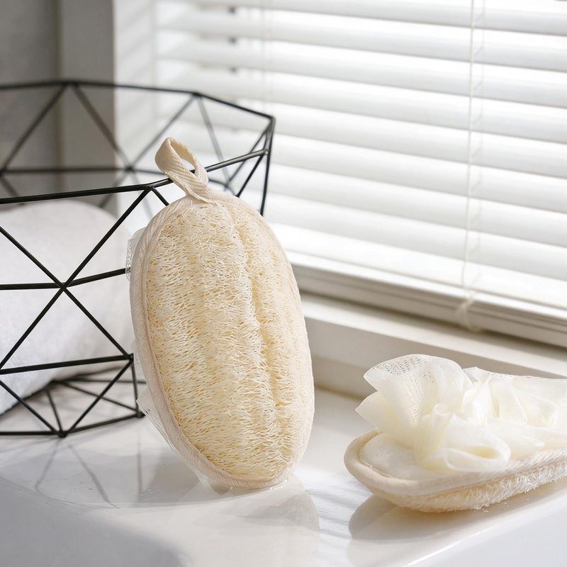 2 Pack Natural Loofah Exfoliating Body Scrubber, 2 en 1 Bath Shower Pouf Sponge for Women and Men, for Face and Body That Gets You Clean