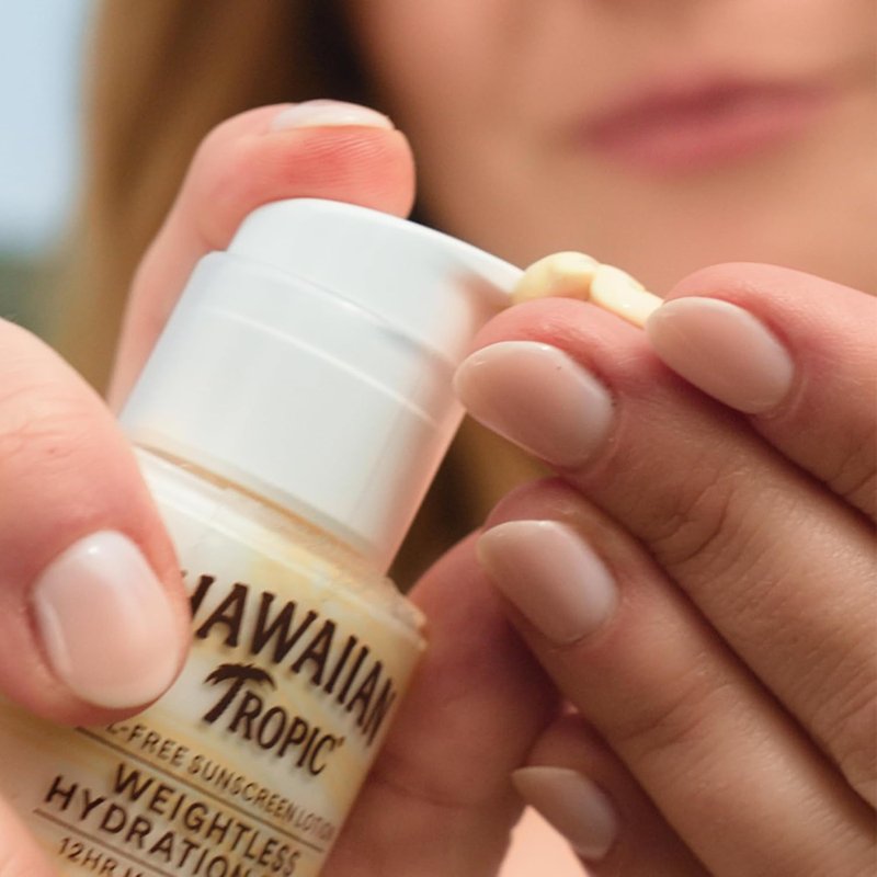 Hawaiian Tropic Weightless Hydration Lotion Sunscreen SPF 30 - Travel Size 1.7oz | Ideal for Beach & Summer Protection