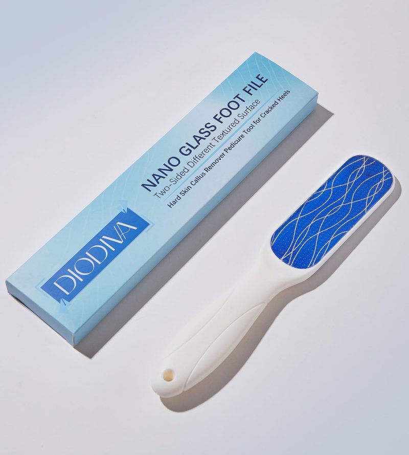 Nano Glass Foot File, Double-Sided Foot Callus Remover Feet Scrubber Hard & Dead Skin Hygienic Pedicure Tool in Shower Heel Scraper for Cracked Heels Smooth Feet Care Lima para Los pies (White)