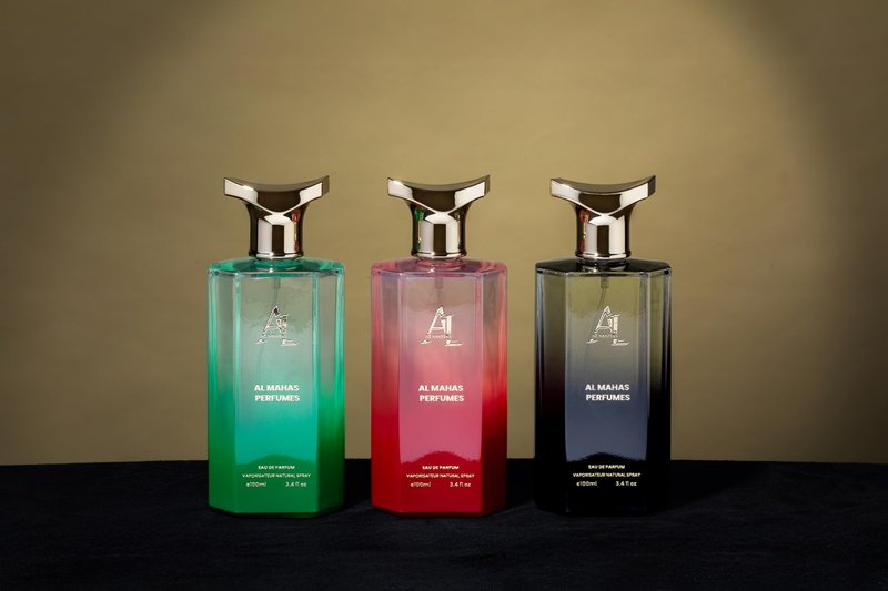 AL MAHAS Oud Wood Perfume - Eau de Parfum 100 ml (3.4 Oz) Long Lasting Bold Men Perfume, Floral Woody Scent Arabian Cologne. Notes: Cardamom, Pink Pepper, Patchouli, Amber, Oud
