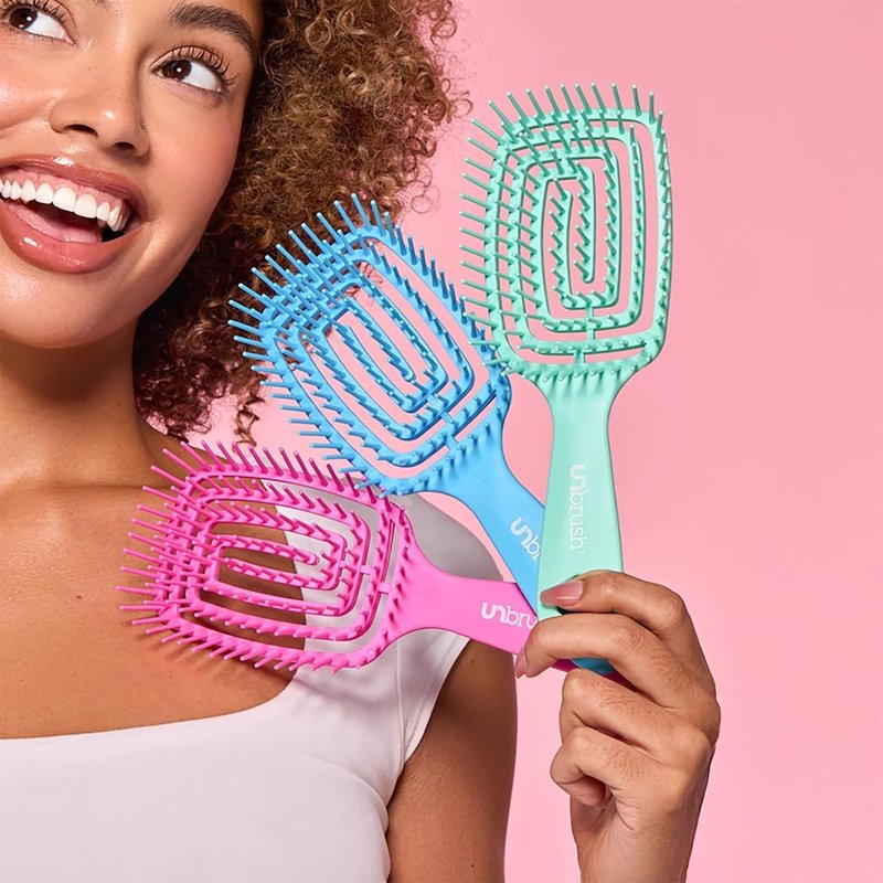 FHI Heat Detangling Brush - Ultra-Flexible Pain-Free Hair Tool with DuoFlex Anti-Static Bristles | Perfect for Tangles & Scalp Massage