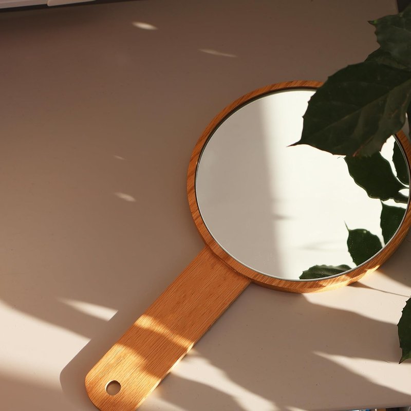 Handheld HD Mirror - Wooden Frame Retro Style | Professional Makeup & Salon Use