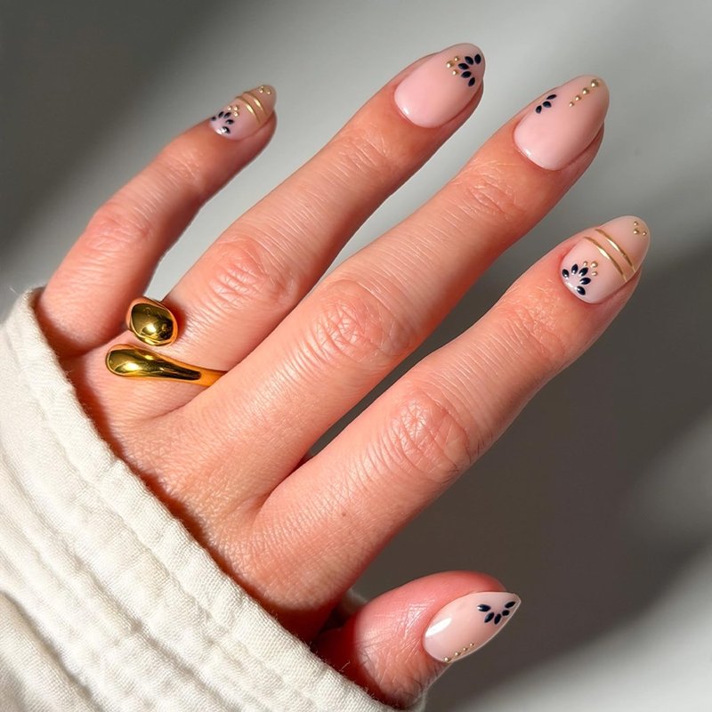 Glamnetic Press On Nails - Short Oval Fake Nails with Greek-inspired Patterns, Gold Foil & Glossy Finish | Salon Quality Vacation Nails | Myko Muse | 15 Sizes - 30 Nail Kit with Glue