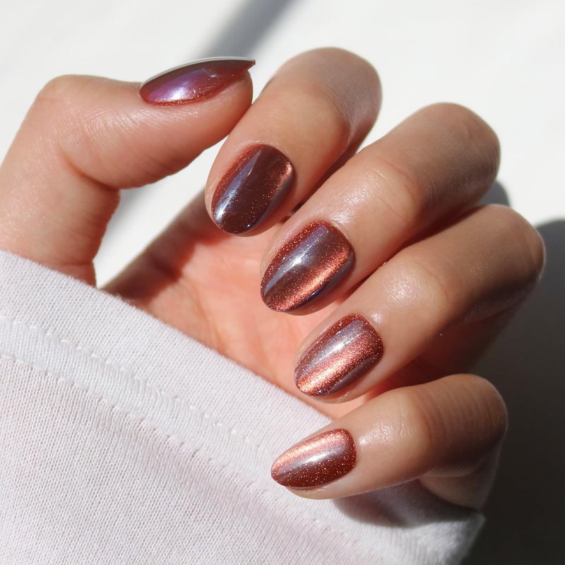 Glamnetic Press On Nails - Magnetic Moscow Cat-Eye Velvet Finish | Short Oval Salon Quality | 30 Nail Kit with Glue