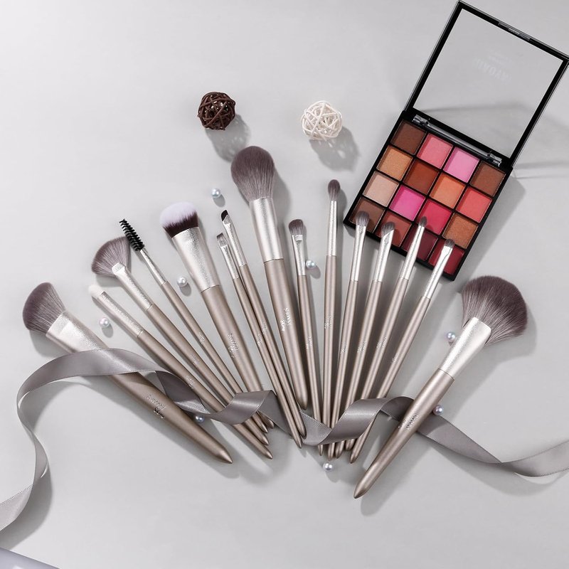 Makeup Brush Set (15 Pieces) - Includes Foundation, Powder, Concealers, Highlighter, Contour, Eye Shadows & Blush Makeup Brushes - Face & Eye Make Up Brushes with Synthetic Bristles