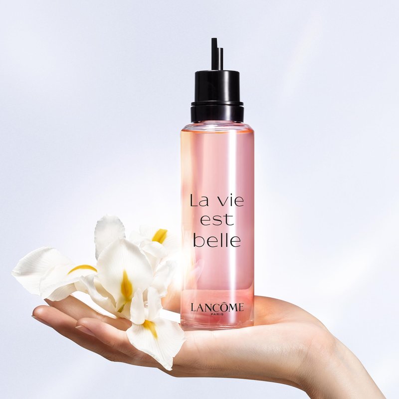 Lancôme La Vie Est Belle Eau de Parfum - Long Lasting Fragrance with Notes of Iris, Earthy Patchouli, Warm Vanilla & Spun Sugar - Floral & Sweet Women's Perfume, 3.4 Fl Oz Refill