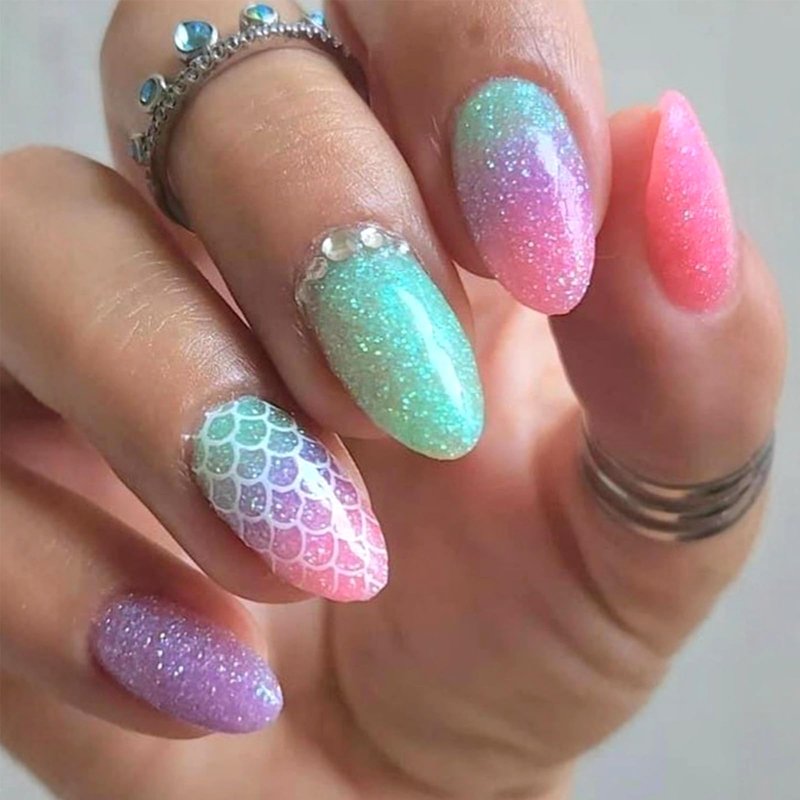 Mermaid Press on Nails Short Oval Fake Nails with Gradient Glitter Rhinestone Designs Ocean Press on False Nails Colorful Acrylic Nail Full Cover Artificial Stick on Nail for Women 24Pcs