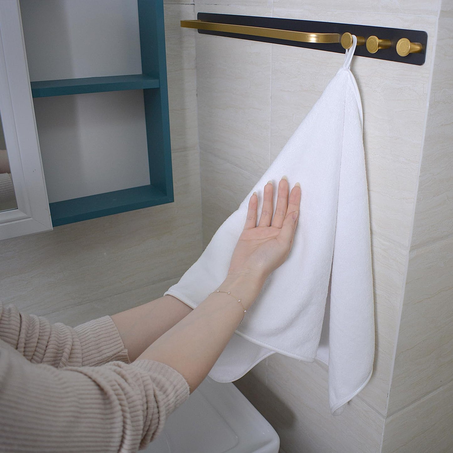 SINLAND Microfiber Hand Towels for Bathroom Super Soft Washcloth for Home Spa Sports Face Towels Hair Towels 16Inch x 30Inch White 3Pack