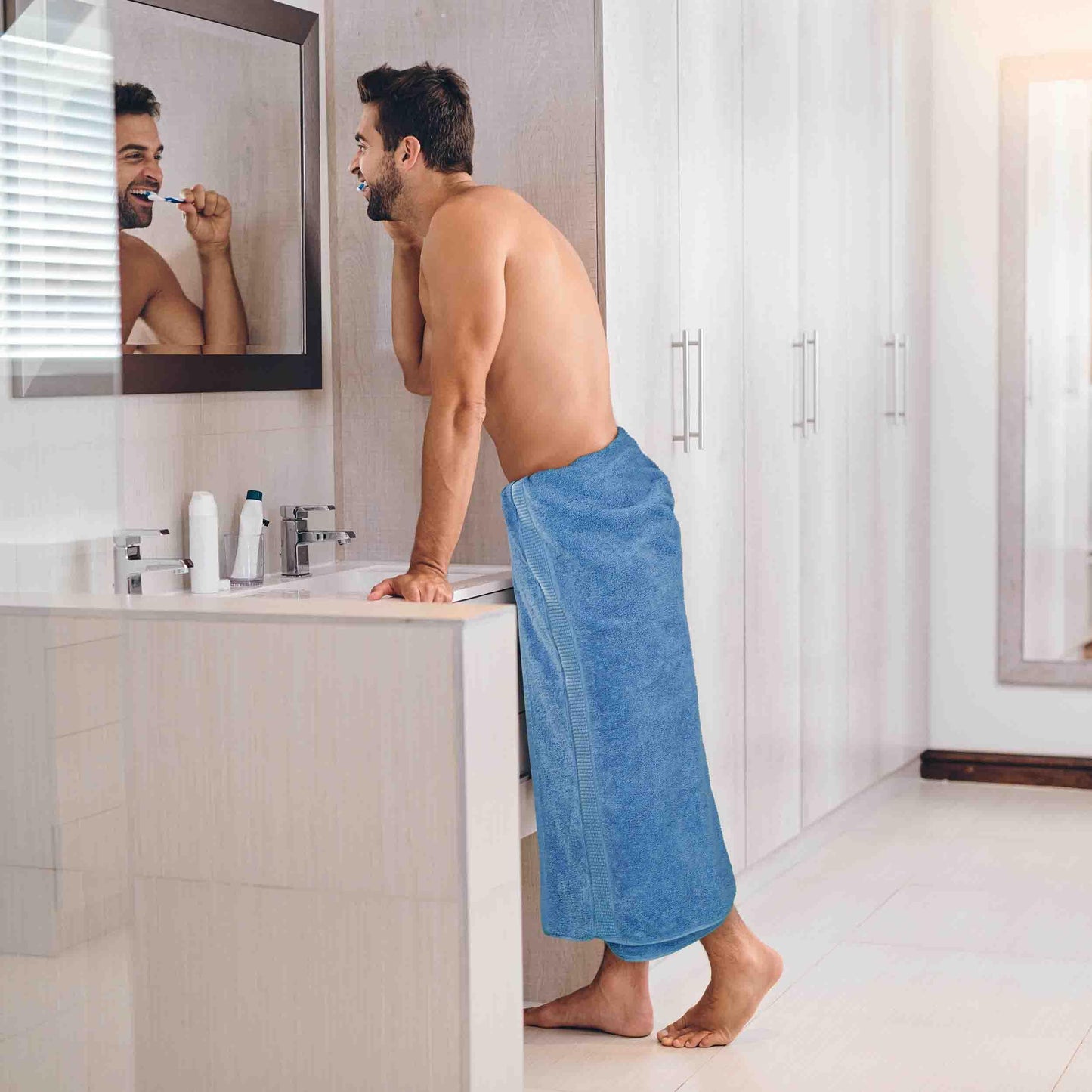 Utopia Towels Luxurious Jumbo Bath Sheet 2 Piece, 600 GSM, 35 by 70 Inches, 100% Ring Spun Cotton, Highly Absorbent and Quick Dry Extra Large Bath Towel, Super Soft Towel, Electric Blue