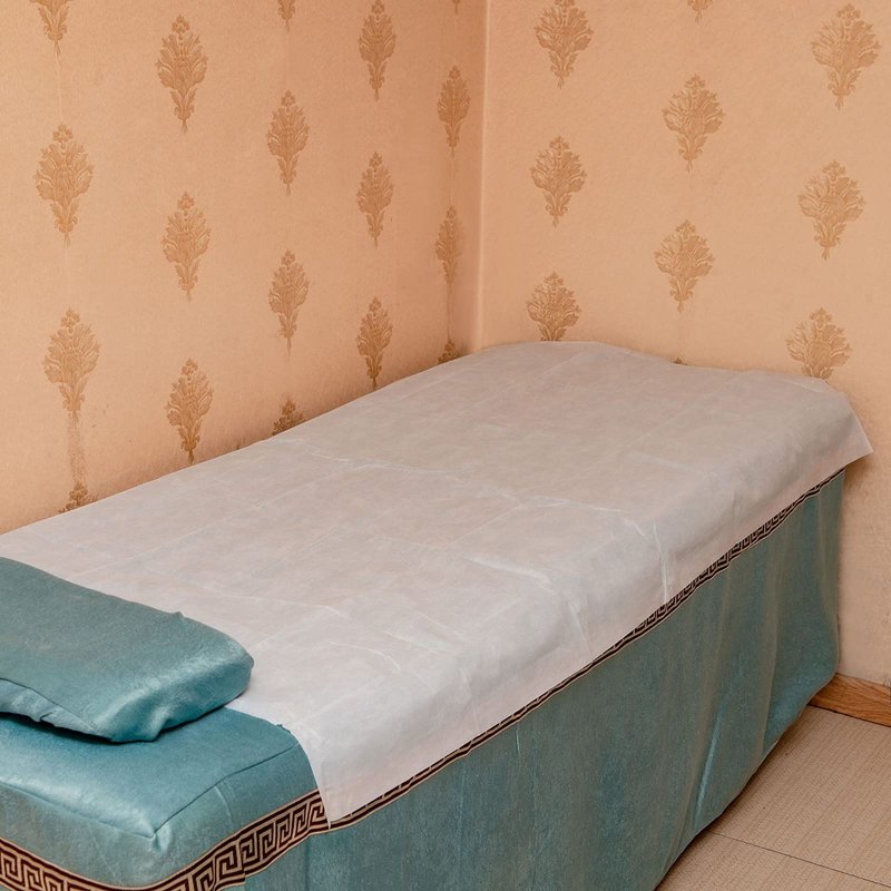 DEAYOU 40 PCS Disposable Spa Bed Sheets, Waterproof Massage Table Sheet Protector, Non Woven Fabric Bed Cover for Massage Therapy, Beauty Salon, Tattoo, Hotels, Esthetician, 31" x 67", Oil-Proof