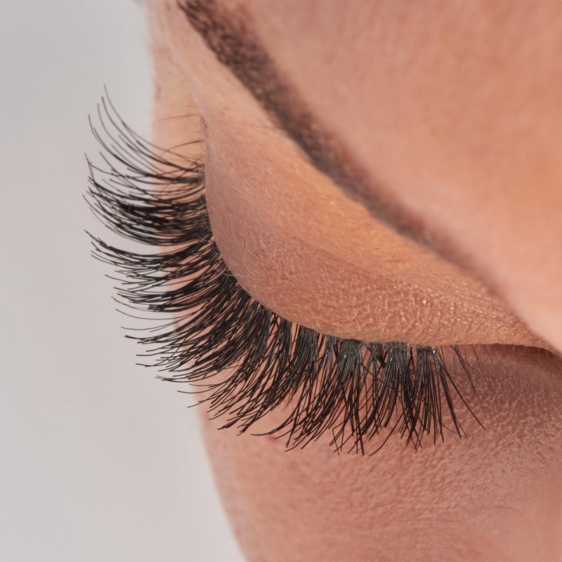 KISS So Wispy Curated Collection of Bestselling False Eyelash Styles Multipack, Volume & Curl, Lash Extensions Look, Signature Wispy Effect, Cruelty Free, Reusable, Contact Lens Friendly, 5-Pair