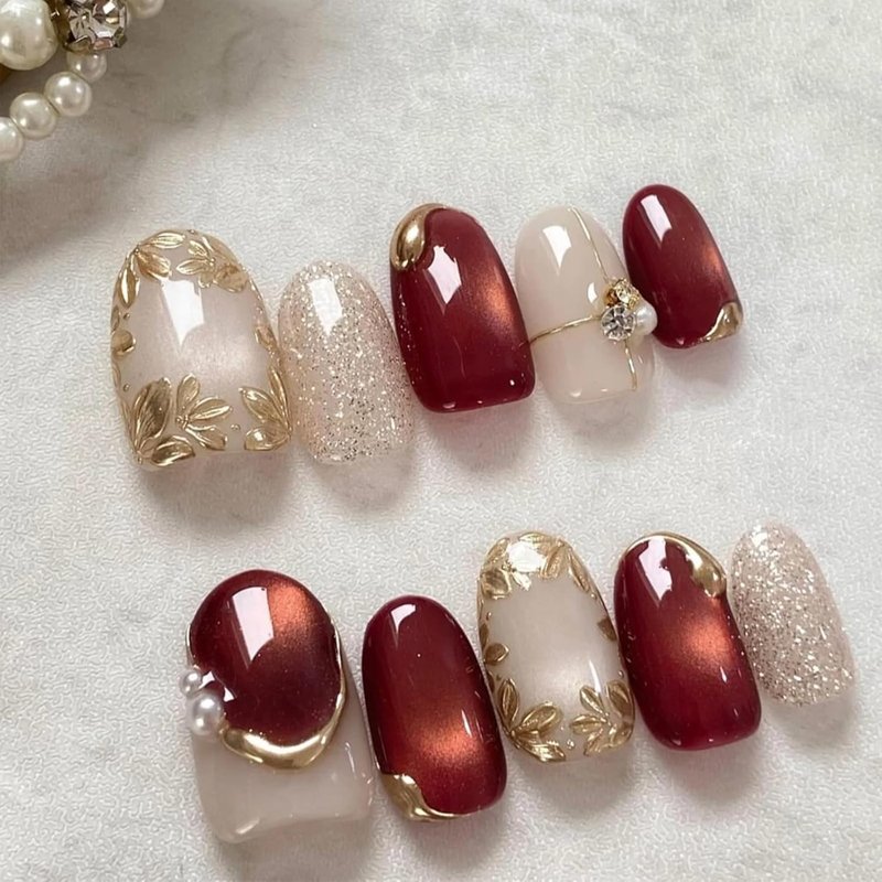 Gold Flower Press-On Nails - 24 Pcs Short Almond Design with 3D Pearl & Glitter | Reusable Acrylic for Weddings & Parties