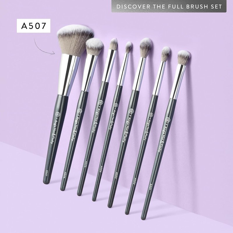 BK Beauty - Angie Hot & Flashy A507 Angled Blush Brush - Fluffy Brush for Seamless Blush, Bronzer & Contour Finish