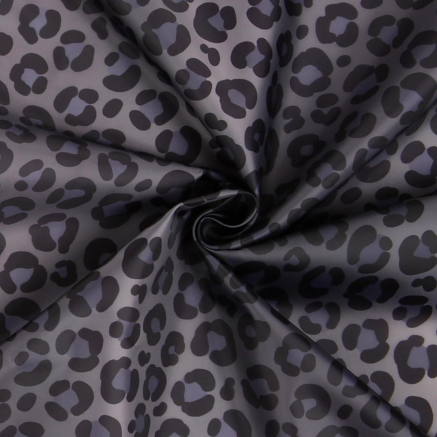 Waterproof Leopard Hairdresser Cape - Stylish Hair Cutting & Shampoo Cape for Salons | Durable Snaps