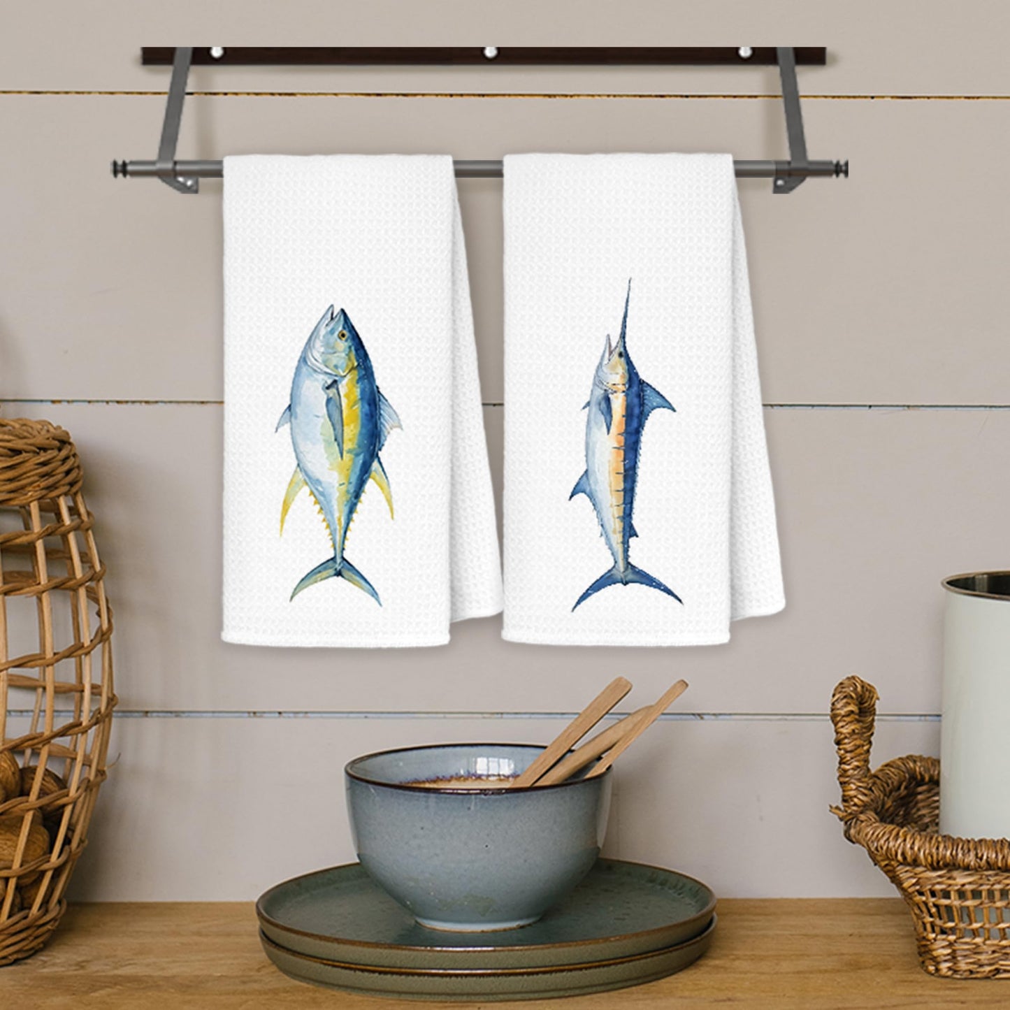 JINYO Coastal Beach Kitchen Towels, Fish Lover Gifts Hand Towels for Bathroom Kitchen Decor, Nautical Ocean Bathroom Decor, Tuna Marlin Fish Decorative Dish Tea Towels, 16x24 Inch Set of 2