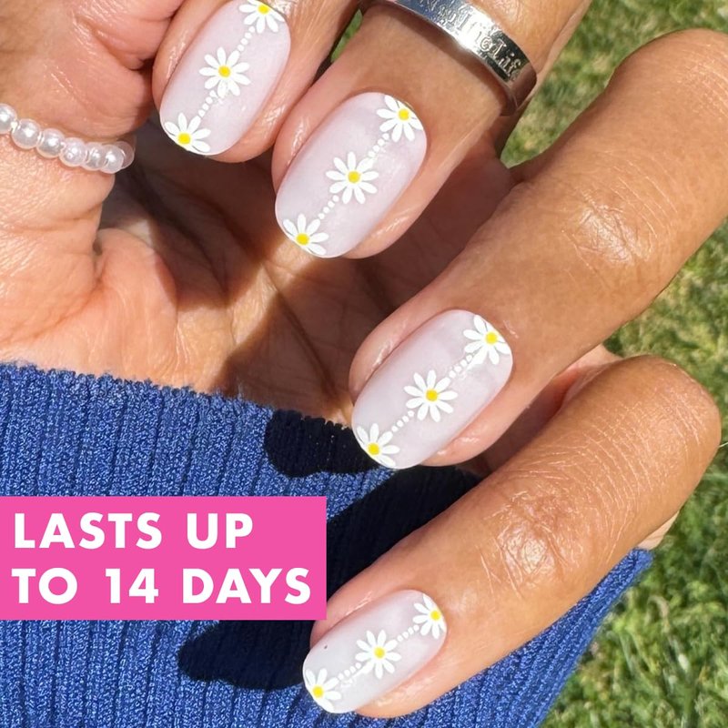 Olive & June Instant Mani Press-On Nails (Glue) | 42 Fake Nails, 21 Sizes | Non-Toxic, Long-Lasting Recycled Materials Realistic Look | Spring Flowers & Patterns | Short, Round |Daisy Chain