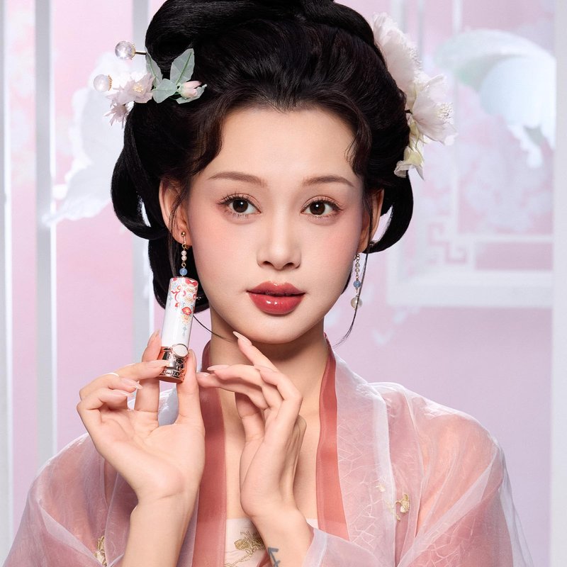 Flower Knows Butterfly Cloud Collar Glossy Lipstick,Hydrating Solid Lip Gloss,Moisturizing Red Tinted Lip Balm,Long Lasting Lip Gloss in Balm for Girls&Women,(C09 Camellia)