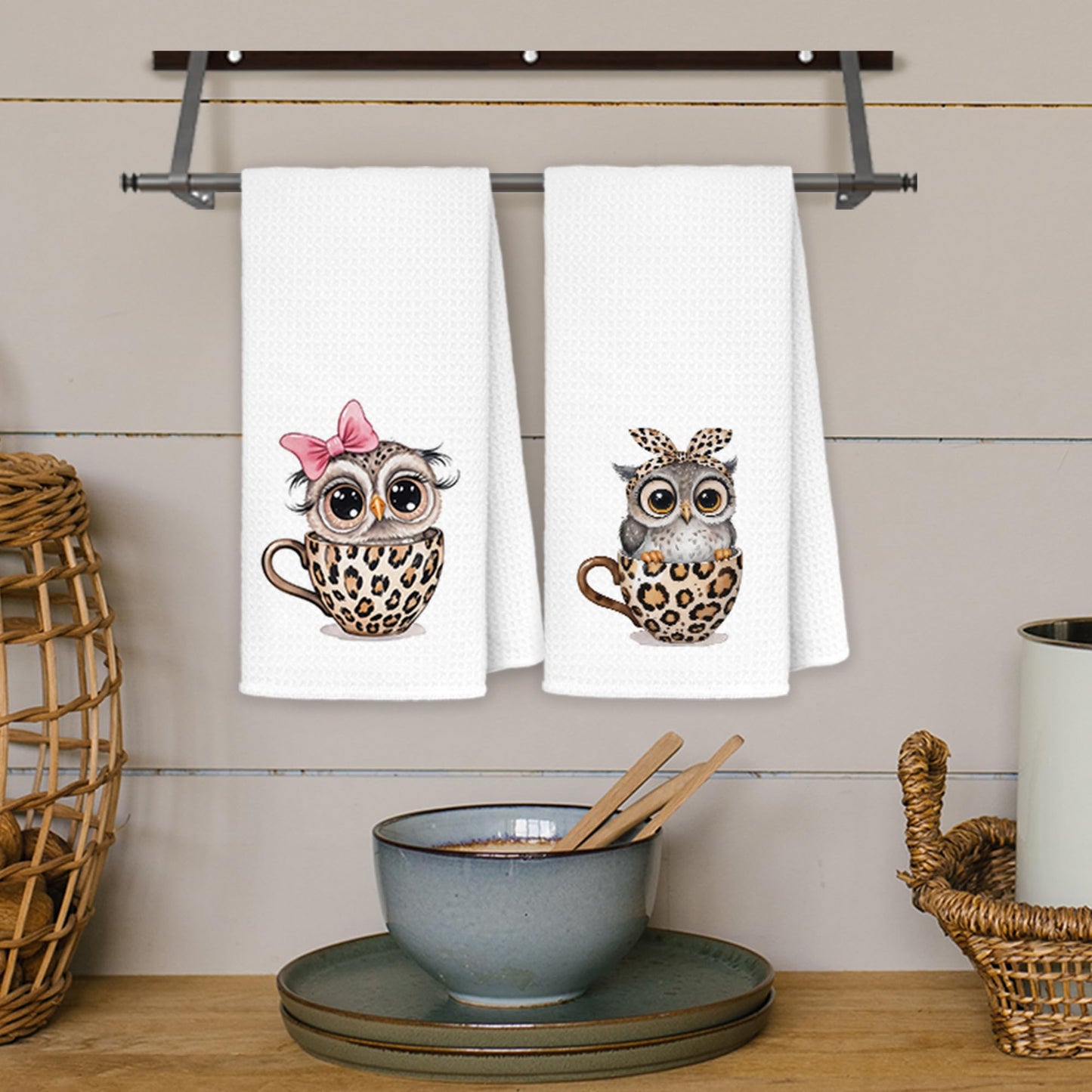 JINYO Cute Leopard Print Owl Kitchen Towels Set of 2, Coquette Bow Owls Hand Towels for Bathroom Kitchen Decor, Owl Gifts for Women Decorative Dish Tea Towels, 16x24 Inch