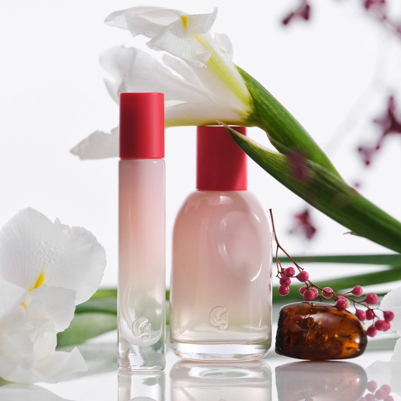 Glossier You Eau de Parfum - Unisex Fragrance for Men & Women, Skin-Scent Enhancer Smells Different on Everyone - Musky, Warm & Spicy Perfume with Pink Pepper, Iris & Ambrox Base Notes, 50ml