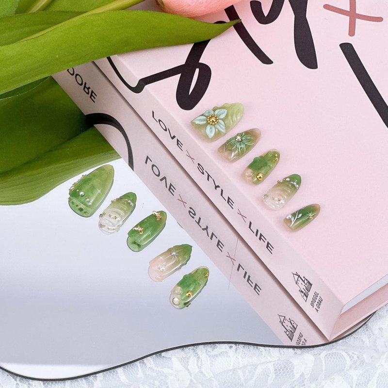 Skiennix 30pcs Green Press-On Nails - Medium Almond Shape with 3D Floral & Rhinestone Design