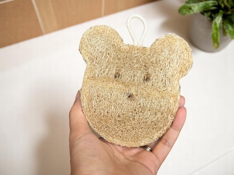 Natural Bear Shape Loofah Sponge, Exfoliating Body Scrubbers (2 Pack), Biodegradable Bath Loofahs Sponge, Gentle, Chemical-Free Bath & Body Loofah for Women, Men and Kids, Made with Natural Loofah