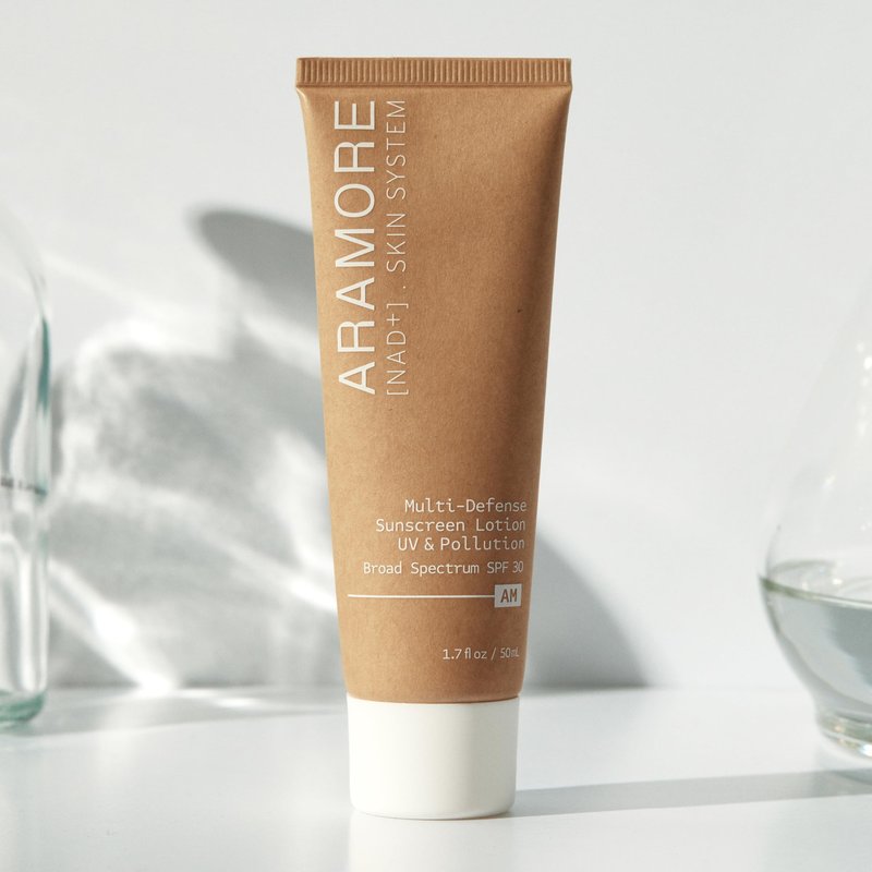 100% Mineral Sunscreen & Anti-Aging Moisturizer with Non-Nano Zinc Oxide. Broad Spectrum UVA/UVB Protection. Hypoallergenic and Fragrance-Free