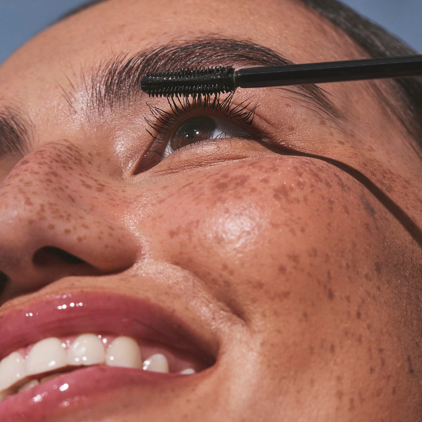Well People Expressionist Curling Mascara, Curved Brush and Weightless Formula Lift, Separate and Nourish Lashes with Olive and Jojoba Oils, Smudge-Resistant, Clump- and Flake-Free, Black