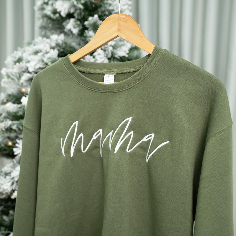 Nani - Mama Mom Mommy Embroidered Crewneck Sweatshirt Heart On Sleeve for Women - Gifts For New Mom Mama Birthday Christmas Mothers Day Valentine Embroidery Pullover Sweater Shirt Military Green