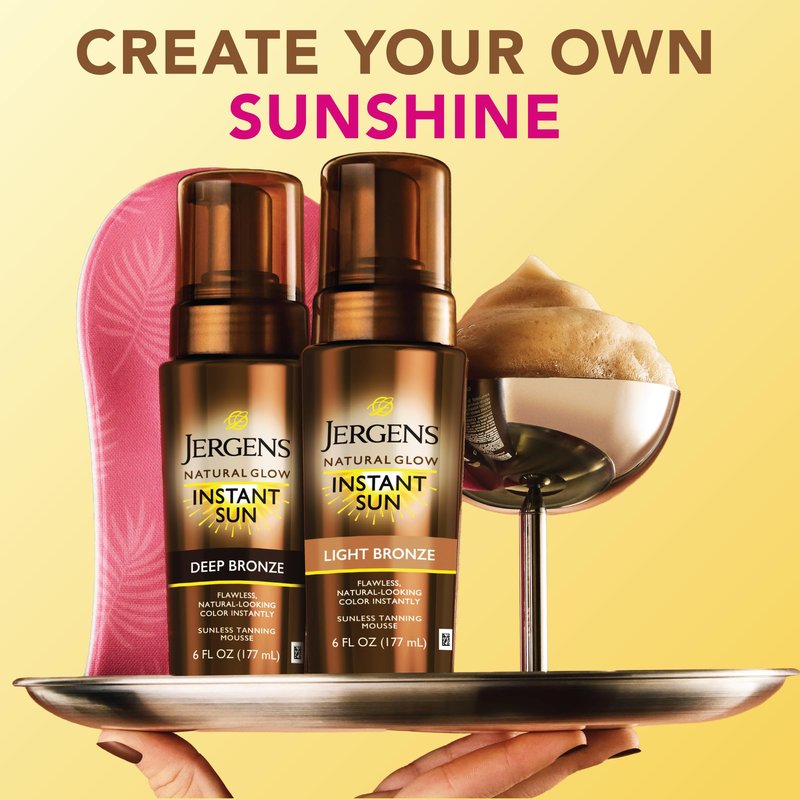 Jergens Natural Glow Instant Sun Body Mousse, Self Tanner for Light Bronze Tan, Sunless Tanning Body Bronzer for Natural Looking Color Instantly, 6 Oz
