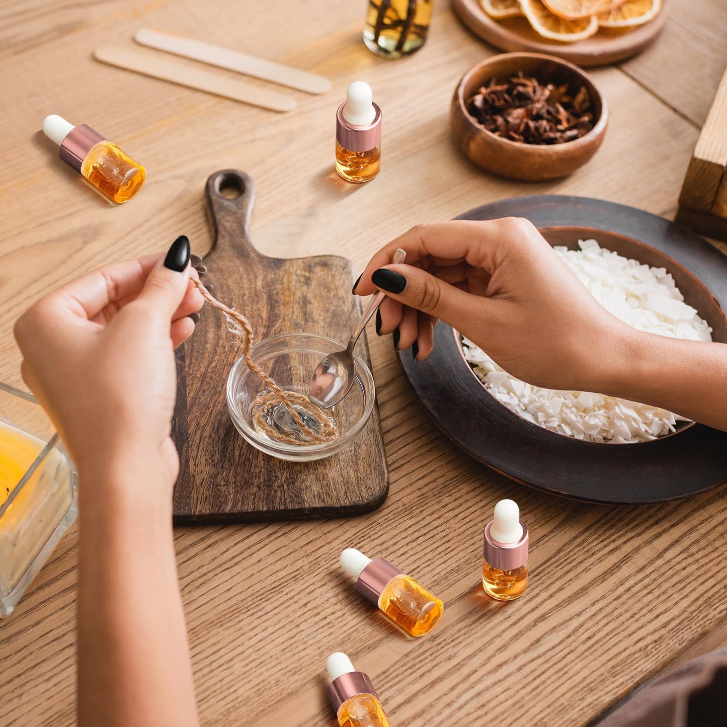Didaey 100 Pcs 2 ml Mini Glass Oil Dropper Bottle Bulk, Clear Essential Small Empty Bottles Sample Containers Perfume Liquid Vials with Cap for Traveling(2 ml, Rose Gold)