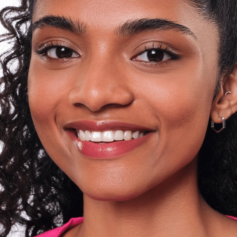 essence | Hydra Kiss Lip Tint | Hydrating, Long-Lasting Lip Stain | Natural Color & Radiant Shine