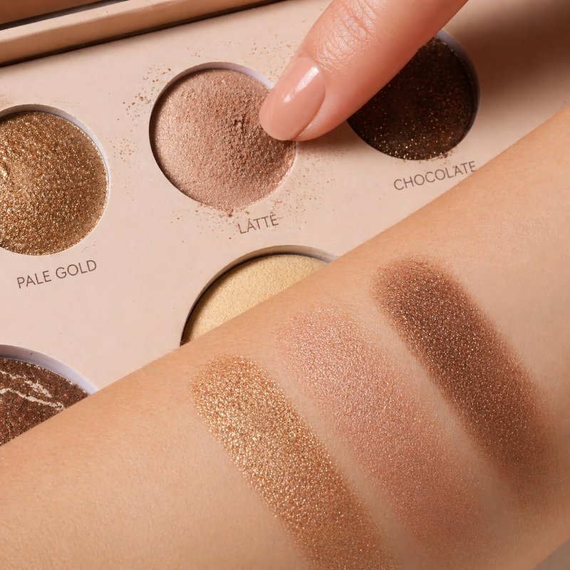 Best Baked Face Palette for Mature Skin – Includes Bronzer, Blush, Highlighter & Eyeshadows – Smooth Velvet Texture, Vegan & Cruelty-Free, Travel-Friendly Makeup Kit