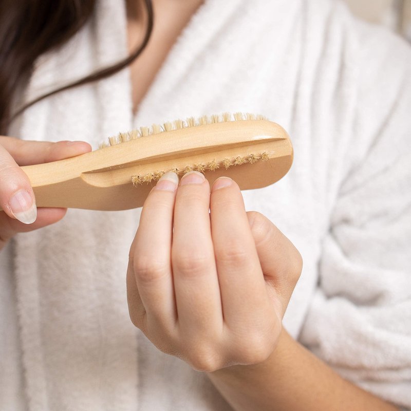 GranNaturals Wooden Nail Brush - Nail Cleaner Tool for Fingernail, Toenail - Dry Clean Scrubber with Thick Bristles and Wood Handle - Manicure and Pedicure Supplies for Gardeners, Mechanics, Salon