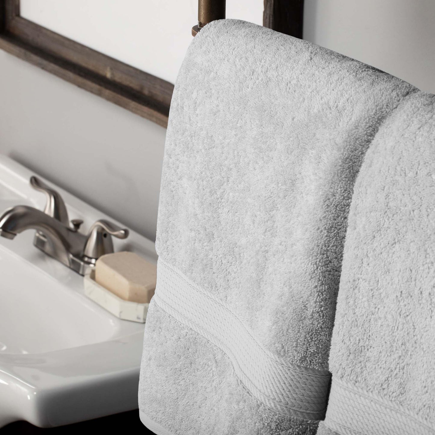 SUPERIOR Egyptian Cotton Pile 8 Piece Towel Set, Includes 2 Bath, 2 Hand, 4 Face Towels/Washcloths, Ultra Soft Luxury Towels, Thick Plush Essentials, Guest Bath, Spa, Hotel Bathroom, Silver