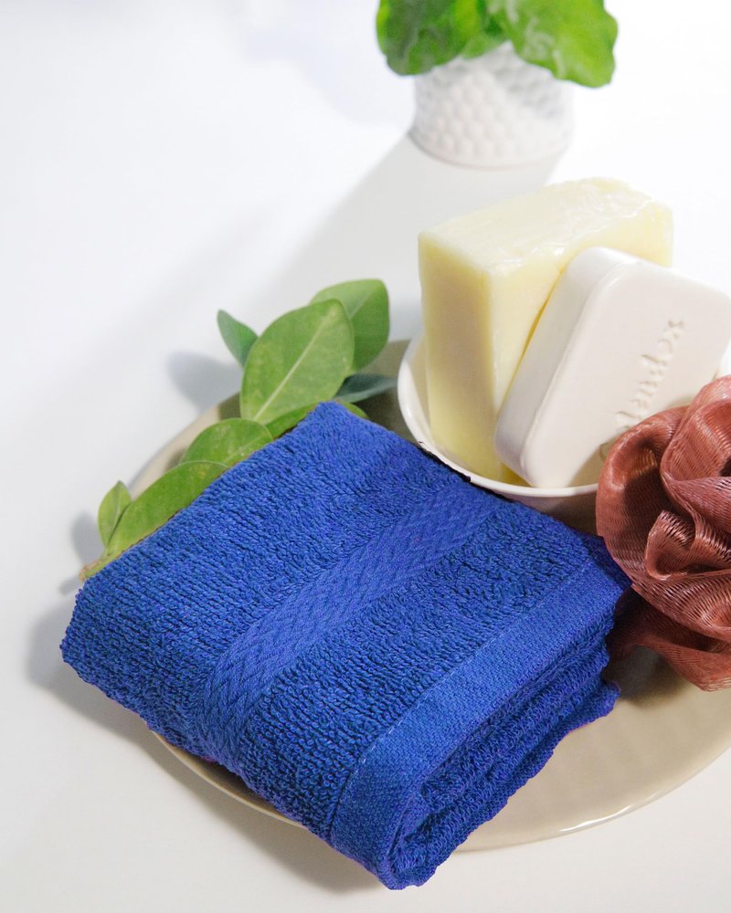 13x13 | Premium Washcloth Set | Absorbent, Ring Spun, Washcloths, Hand Towels for Bathroom, 100% Cotton, Face Towels, fingertip Towels, Soft, for Daily Use (Pack of 4) (Royal Blue, 13x13)