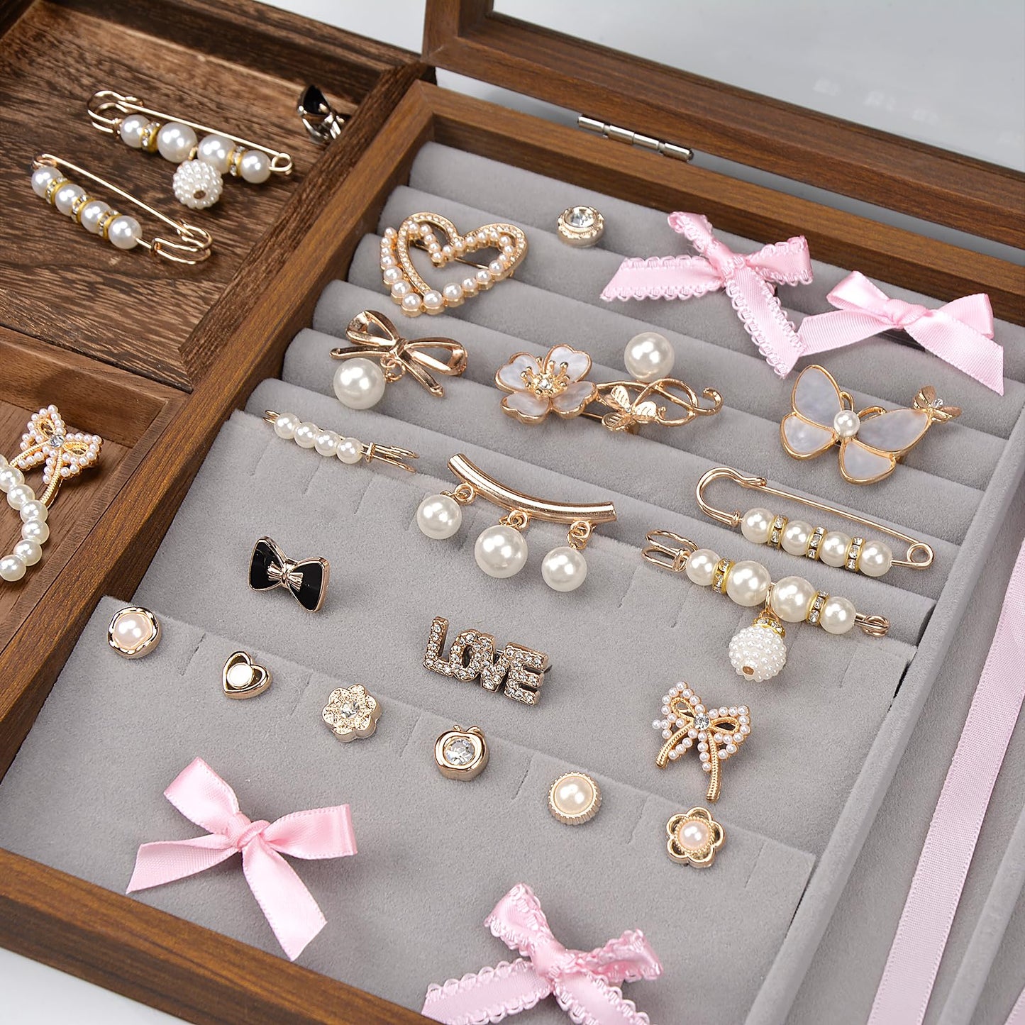 yuboo 39pcs Shoe Charms for Sneakers- Junk Socks Charms Kit Contain Brooches/Pink Bows/Clips/Jewelry, Pearl Charm Accessories for Girls/Women/Mom Clothes Bag Hat