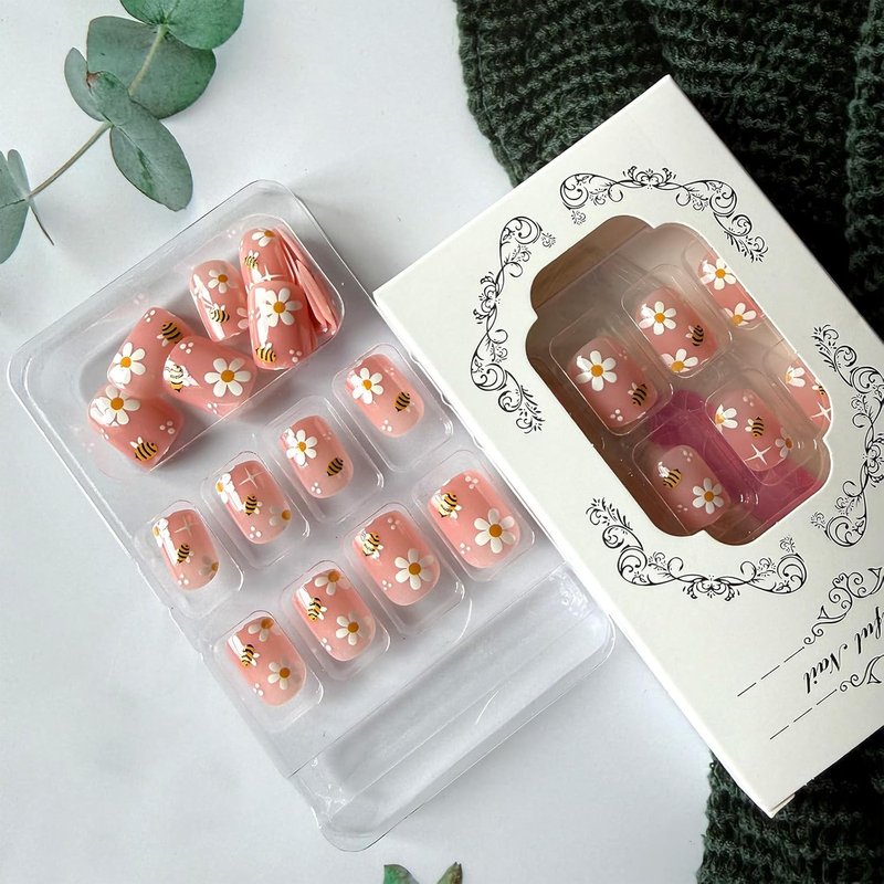 Press On Nails - Short Square Floral Design with Bee | 24 Pcs Glossy Artificial Nails for Spring & Summer